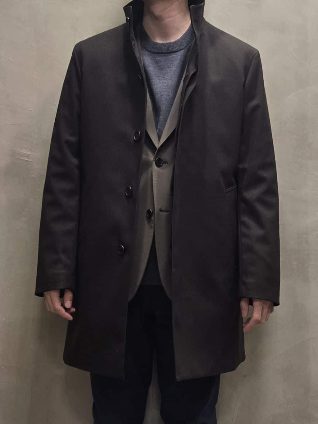 白木駆さんの「TAKEO KIKUCHI｜【Made in JAPAN】播州織 ヘリンボン ストレート パンツ」を使ったコーディネート