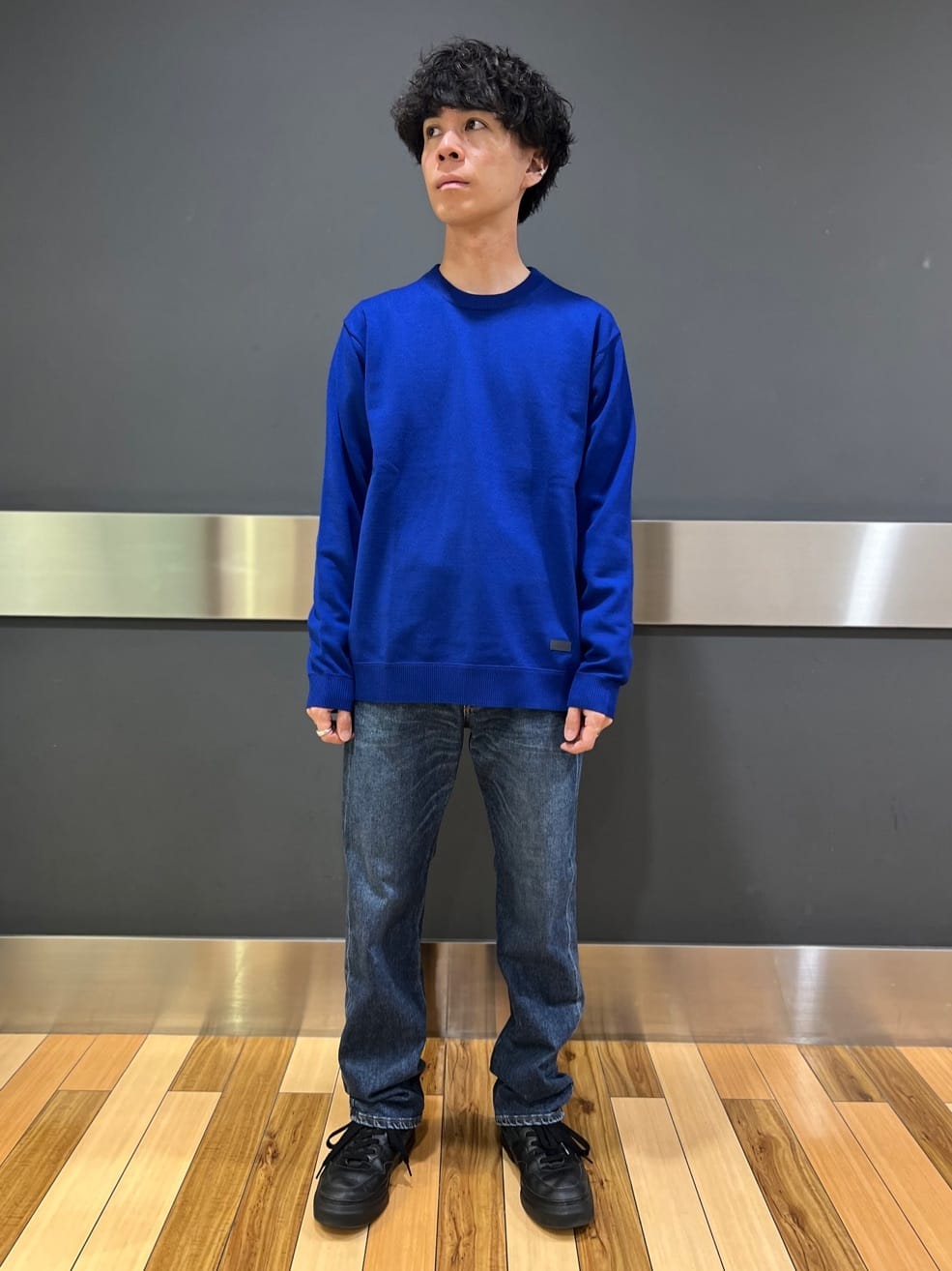 yutoさんの「TAKEO KIKUCHI｜【モンスターストレッチ】日本製 ウォッシュド デニムパンツ」を使ったコーディネート