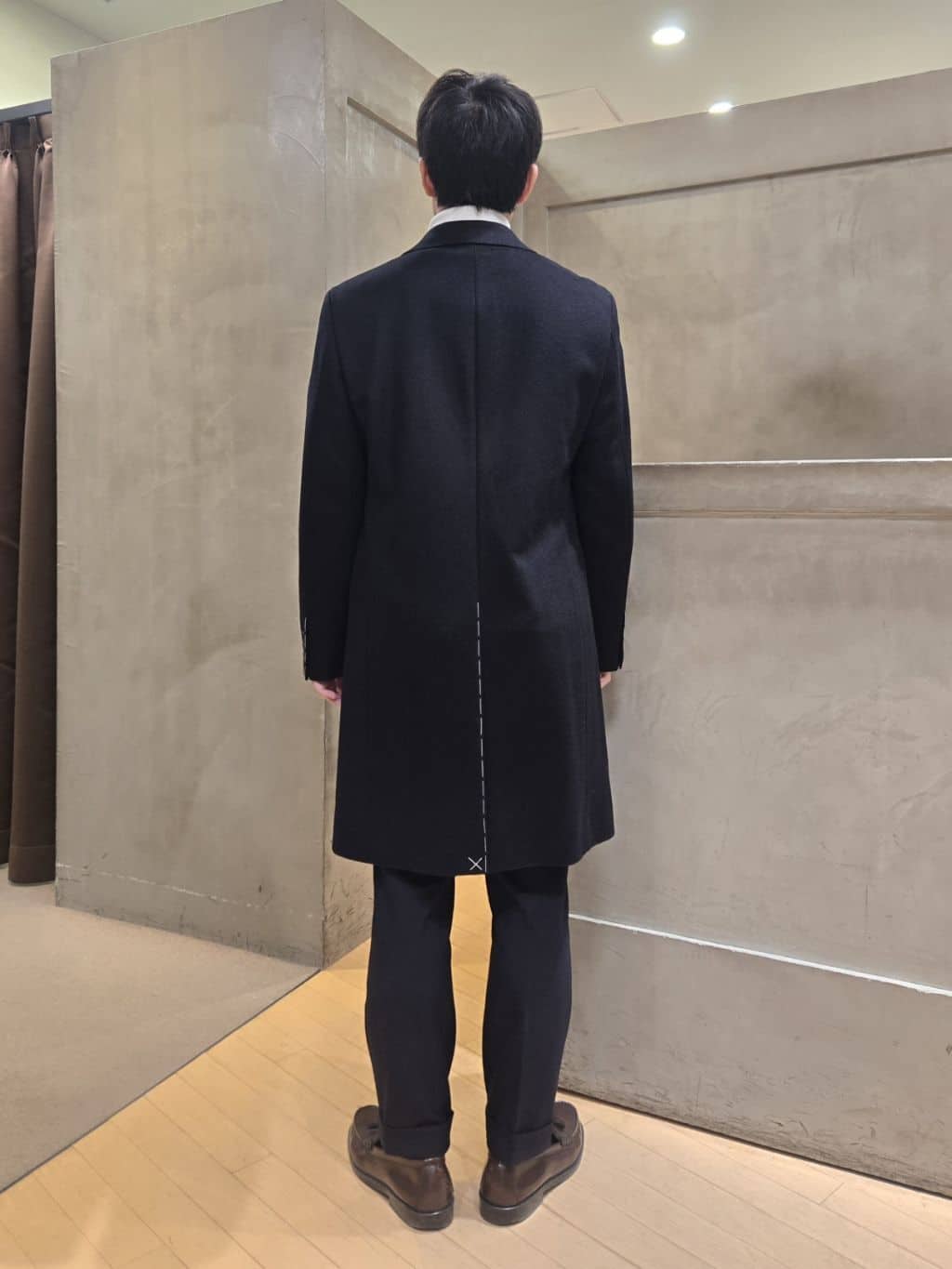 白木駆さんの「TAKEO KIKUCHI｜ウールカシミヤブレンド チェスターコート」を使ったコーディネート