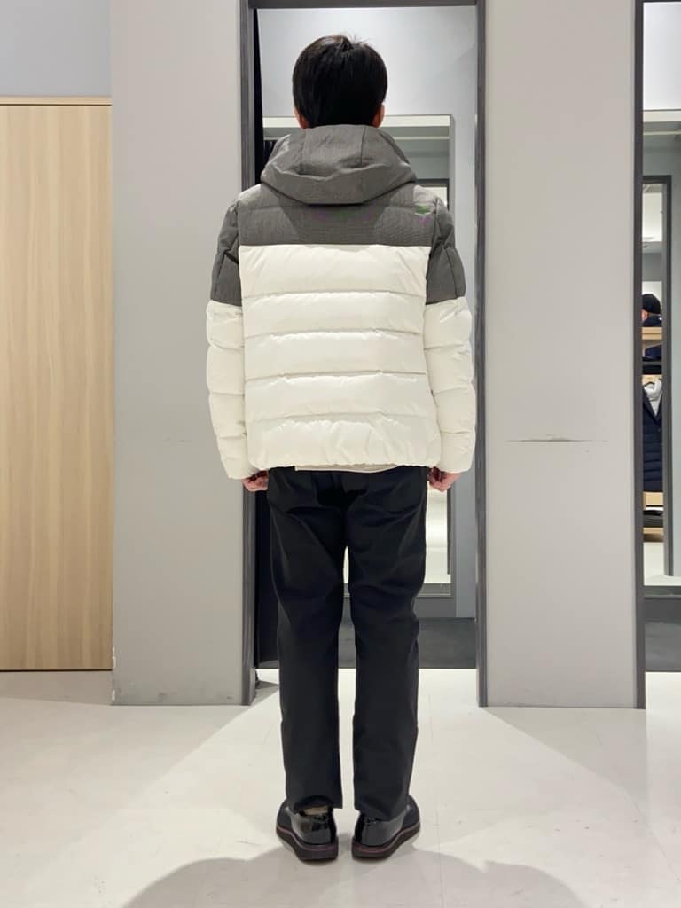 わいずみさんの「TAKEO KIKUCHI｜【Made in JAPAN】播州織 ストレッチ パンツ」を使ったコーディネート