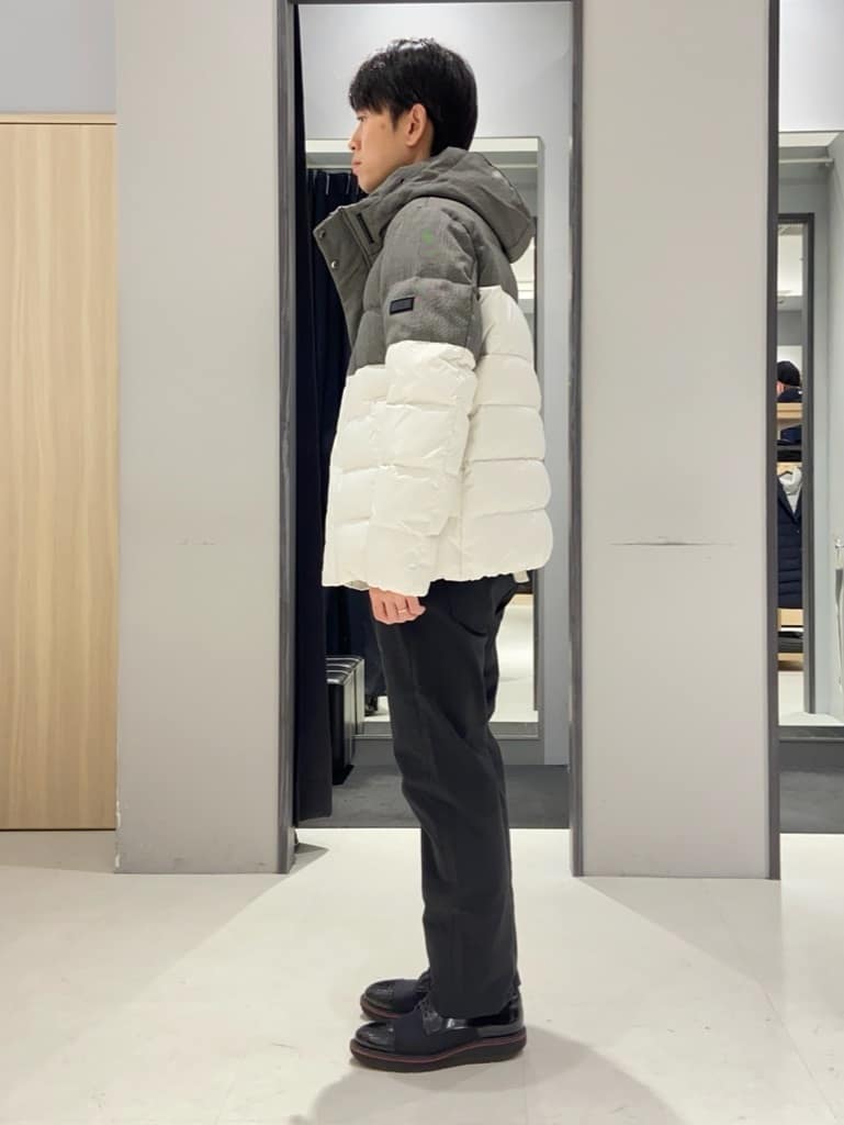 わいずみさんの「TAKEO KIKUCHI｜【Made in JAPAN】播州織 ストレッチ パンツ」を使ったコーディネート