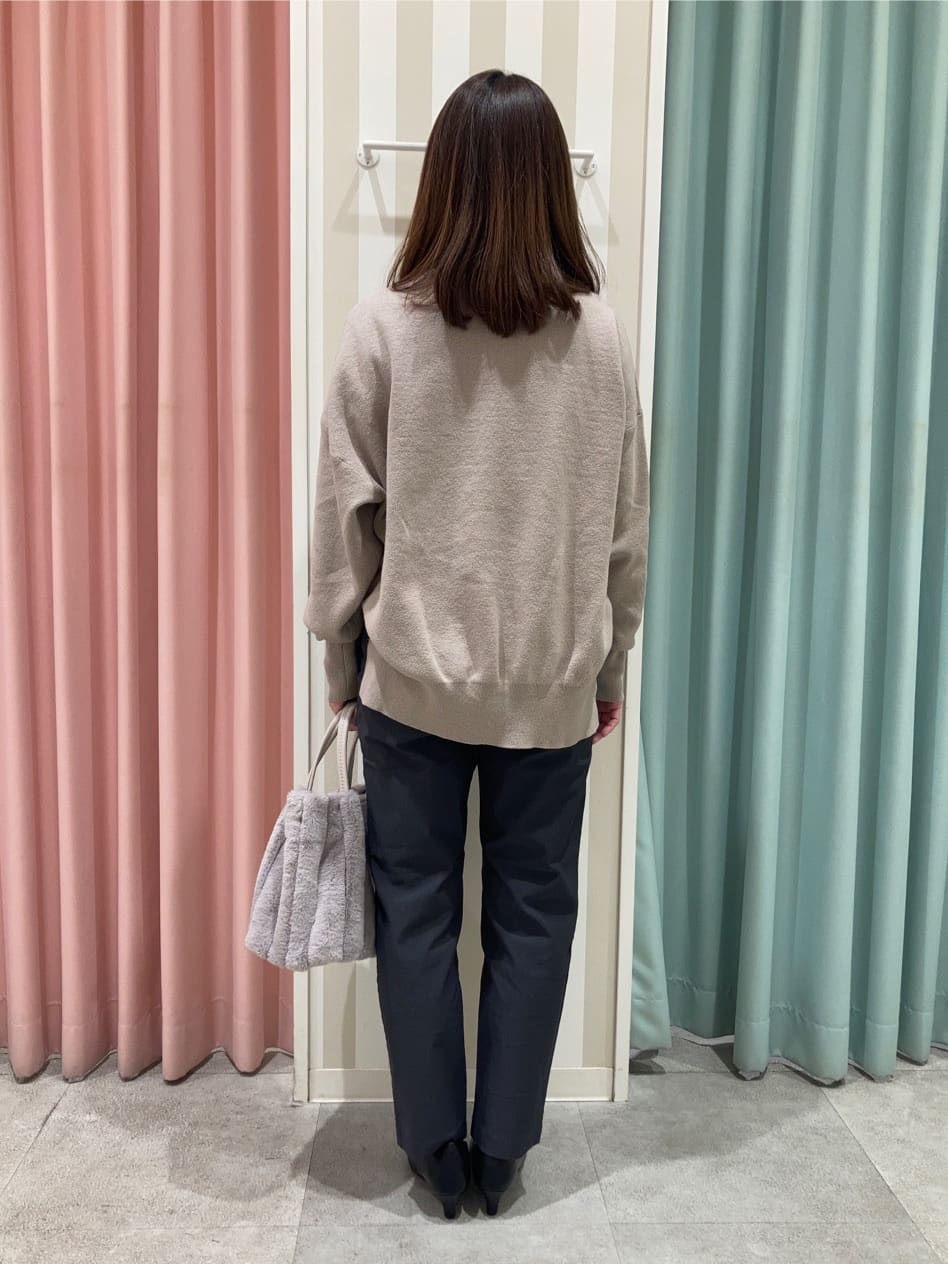𝐂𝐡𝐢𝐢 &hearts;(ちー)さんの「SHOO･LA･RUE｜◆【通勤/セレモニー】Vカットデザインで足が美しく見える ベーシック5cmパンプス」を使ったコーディネート