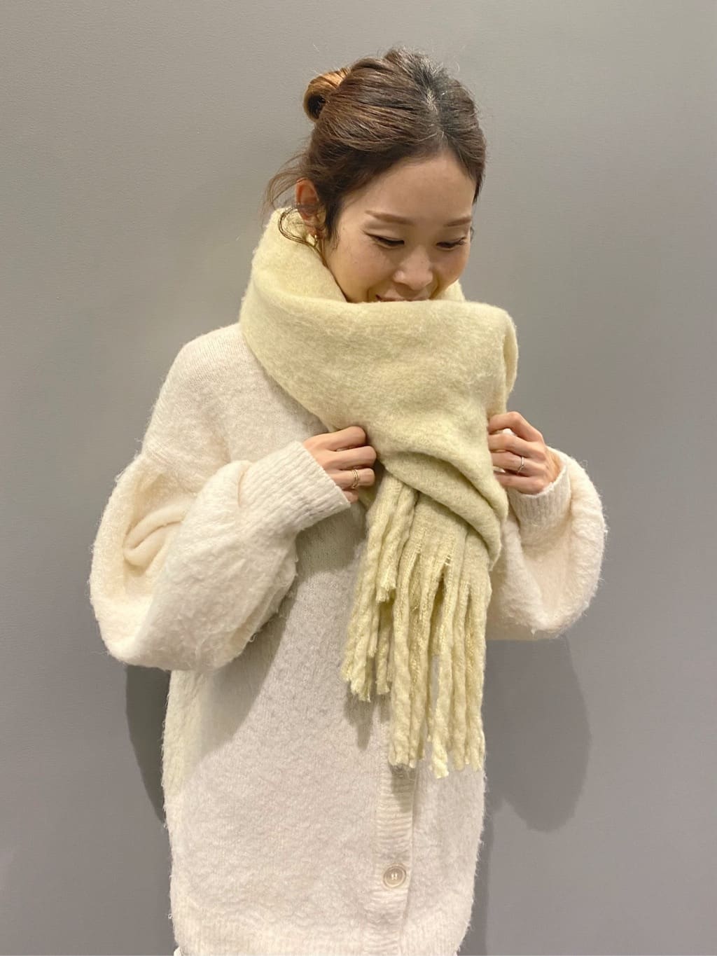 hiraさんの「ESPERANZA｜アレンジしやすい250cm カラフルボリュームストールマフラー　累計販売約5000枚【防寒／マフラー」を使ったコーディネート