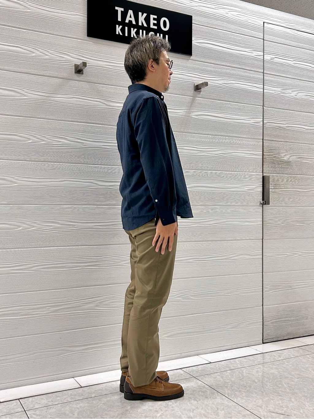 すーさんの「TAKEO KIKUCHI｜【オフィスカジュアル対応】ドレス チノパンツ」を使ったコーディネート