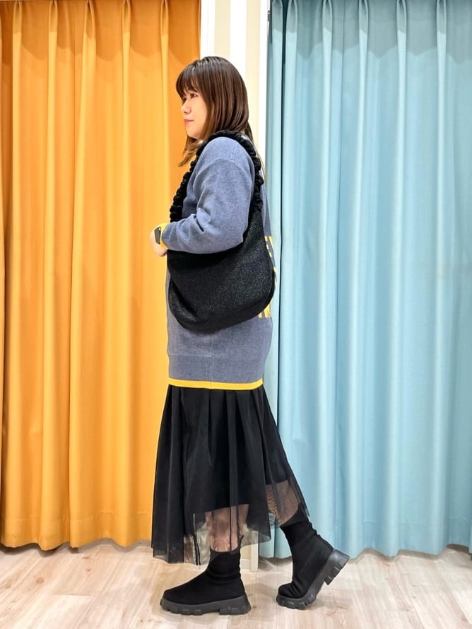 TUMU-TUMUさんの「SHOO･LA･RUE｜◆【セレモニーからデイリーまで】女性らしさあふれる チュールスカート」を使ったコーディネート