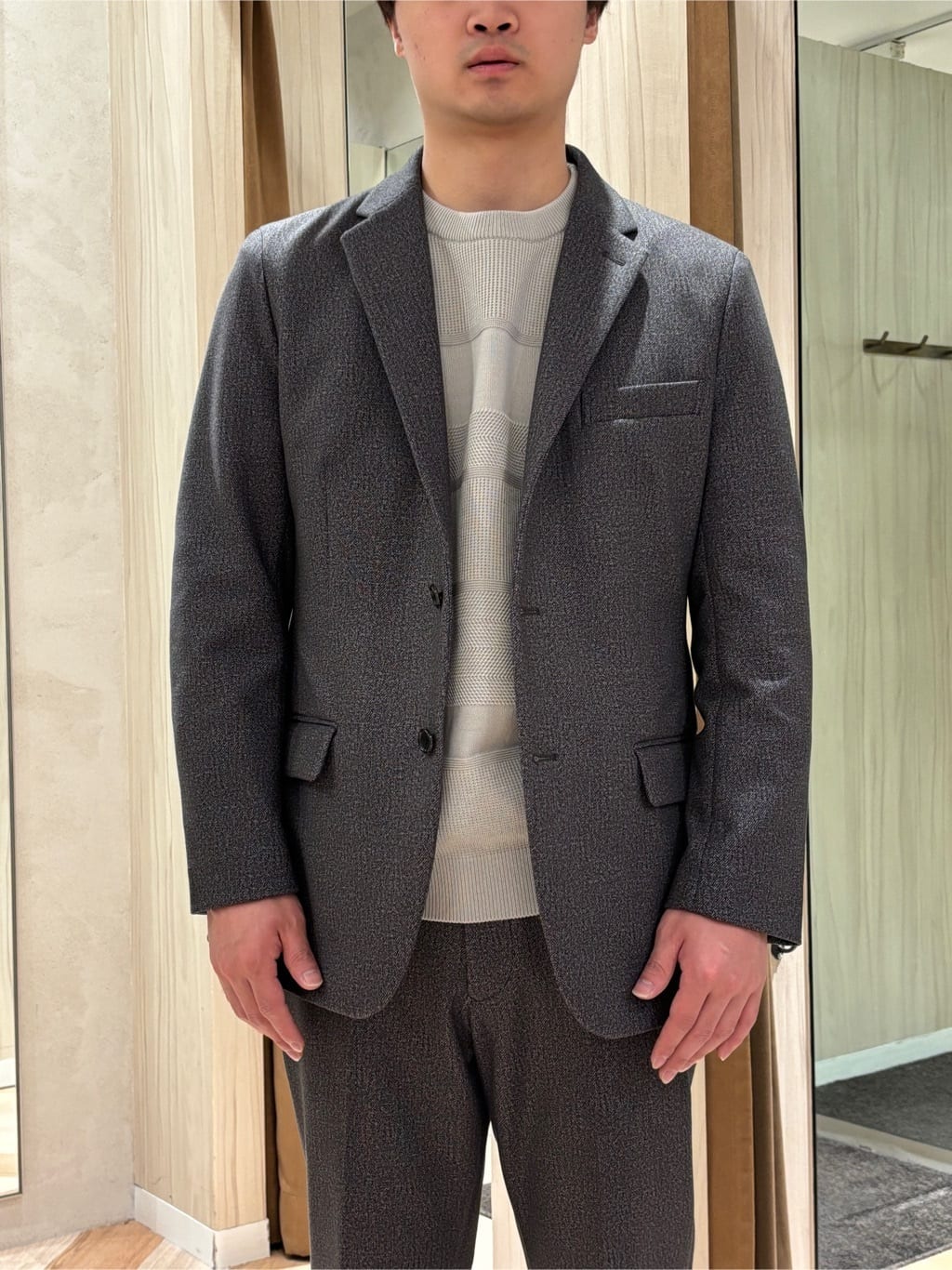 圭哉さんの「TAKEO KIKUCHI｜【DOWN FABRIC】ダウンファブリック ドレスパンツ / セットアップ対応」を使ったコーディネート