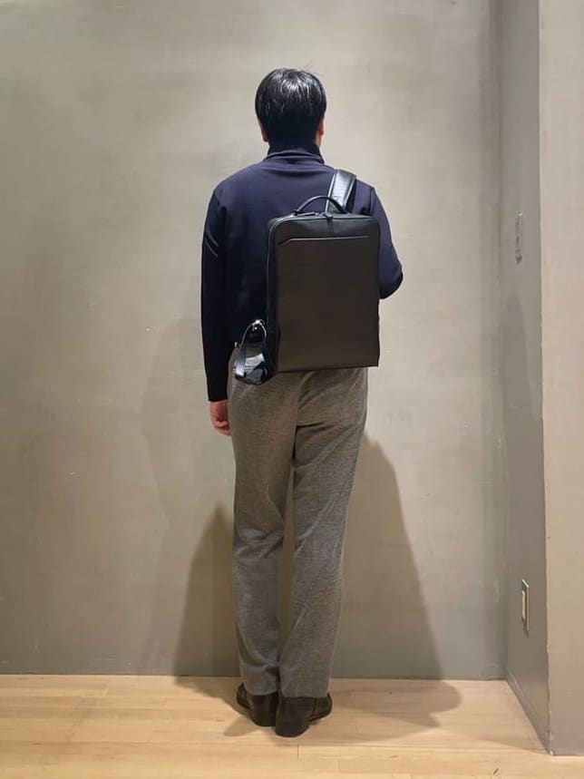 IMAIさんの「TAKEO KIKUCHI｜フルベジタンニンレザー バックパック」を使ったコーディネート