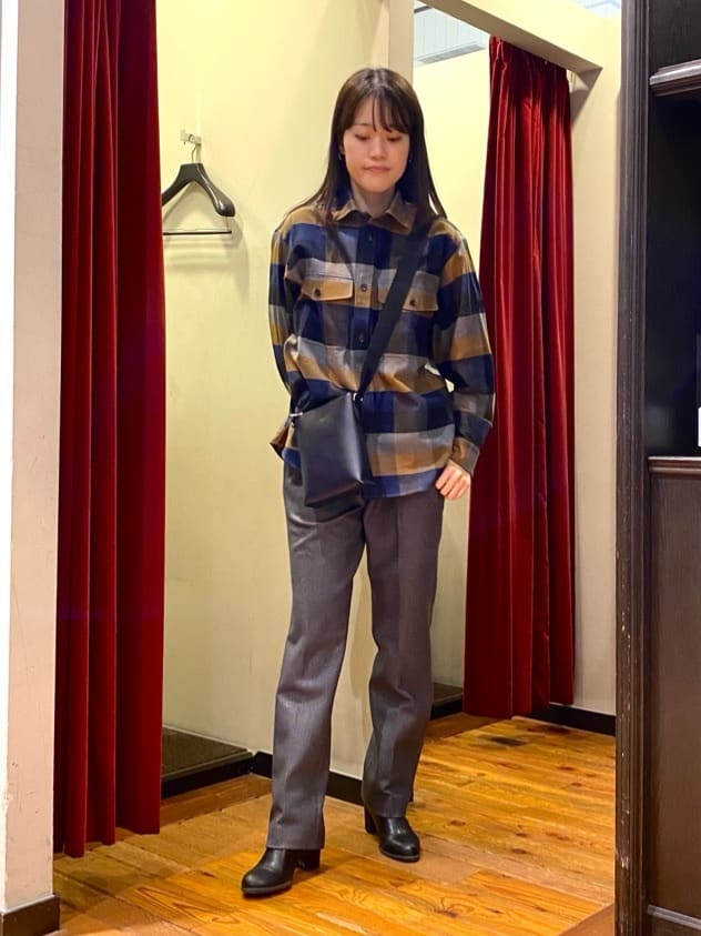 かわぴーさんの「TAKEO KIKUCHI｜【DOWN FABRIC】ダウンファブリック ドレスパンツ / セットアップ対応」を使ったコーディネート