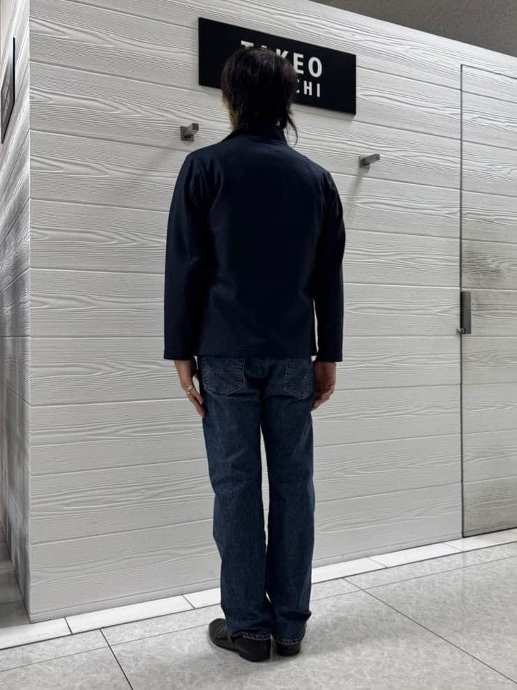 井出恭輔さんの「TAKEO KIKUCHI｜【DOWN FABRIC】ダウンファブリック スタンドカラーブルゾン」を使ったコーディネート