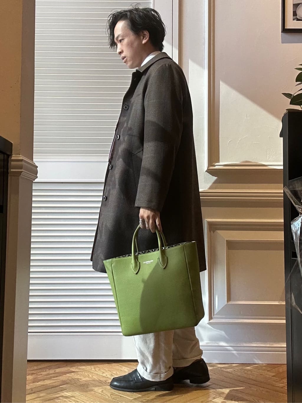 須田　慎二郎さんの「DRESSTERIOR｜【撥水加工/Safari5月号掲載】ローファー」を使ったコーディネート