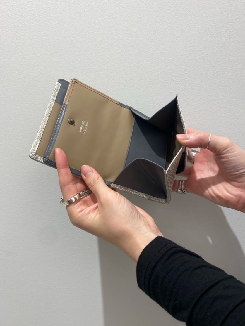 Uさんの「HIROKO HAYASHI｜DAMASCO（ダマスコ）二つ折り財布」を使ったコーディネート