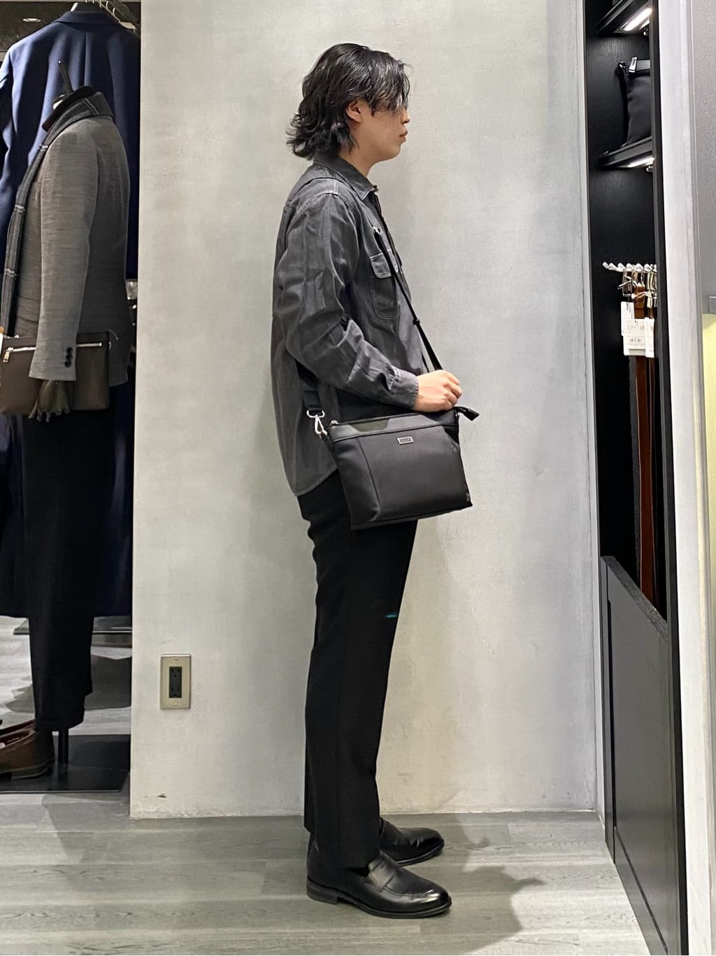 nishiさんの「TAKEO KIKUCHI｜【THE FLAGSHIP】バラシャパンツ」を使ったコーディネート