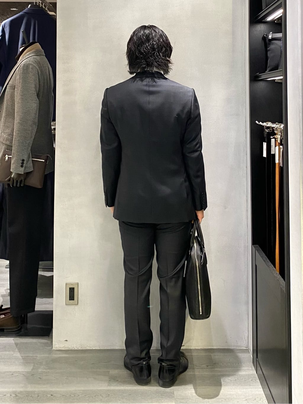 nishiさんの「TAKEO KIKUCHI｜【Three by Three】シャイニーシャークピンヘッド スーツ/3ピース対応可」を使ったコーディネート