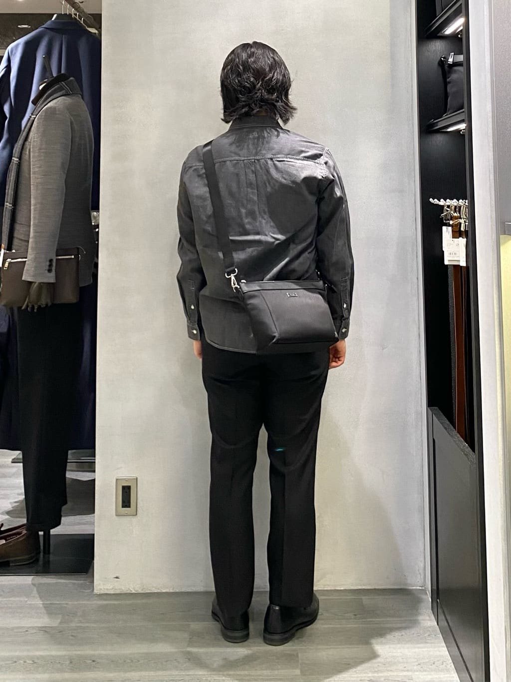 nishiさんの「TAKEO KIKUCHI｜【THE FLAGSHIP】バラシャパンツ」を使ったコーディネート