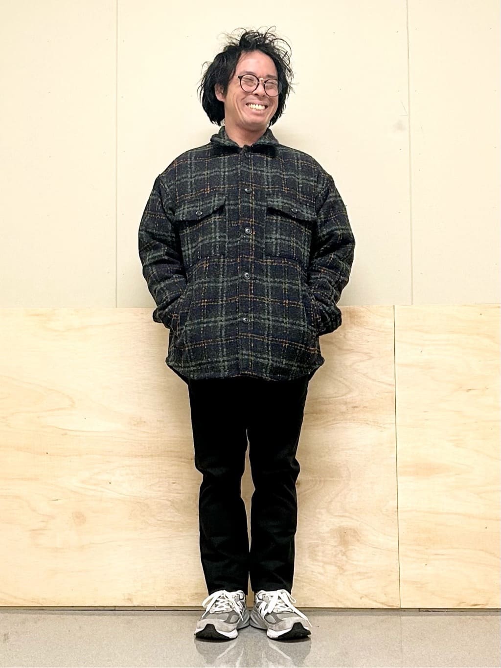 KENJI Iさんの「THE SHOP TK｜サフィアーノミニサコッシュ」を使ったコーディネート