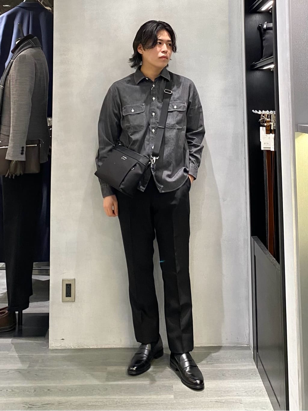 nishiさんの「TAKEO KIKUCHI｜【THE FLAGSHIP】バラシャパンツ」を使ったコーディネート