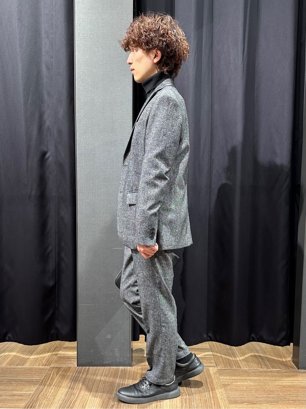 tomoyaさんの「THE SHOP TK｜【ご好評につき再入荷！！】L字クラッチバッグ 冠婚葬祭/ビジネス/セレモニー/パーティー」を使ったコーディネート