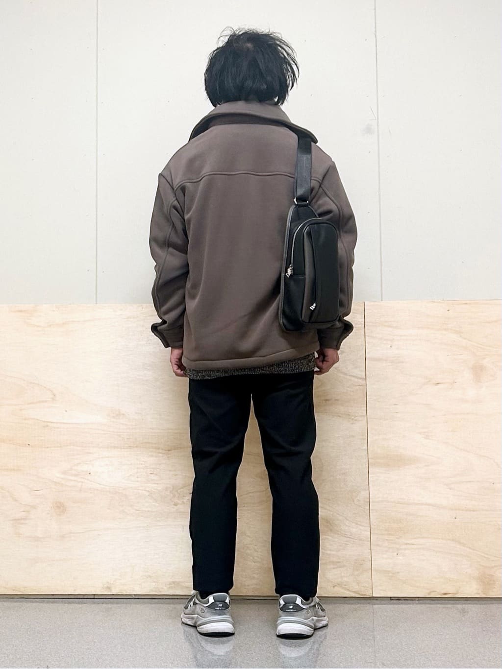KENJI Iさんの「THE SHOP TK｜サフィアーノ切替えボディバック」を使ったコーディネート