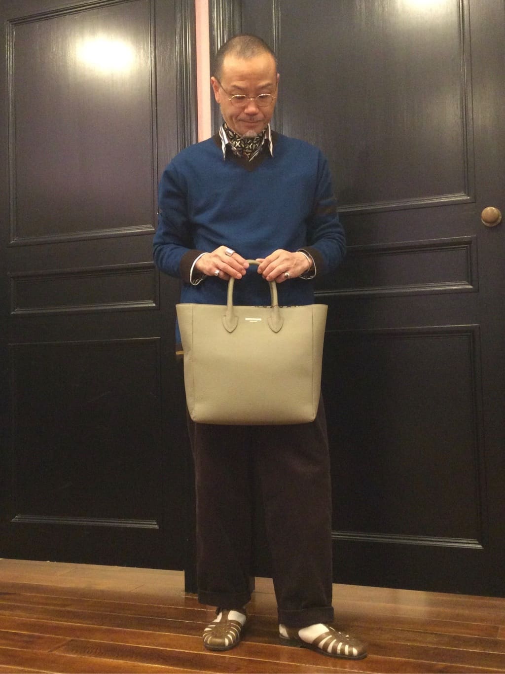 torigoeさんの「DRESSTERIOR｜オーバーラップサークルシルクスカーフ」を使ったコーディネート