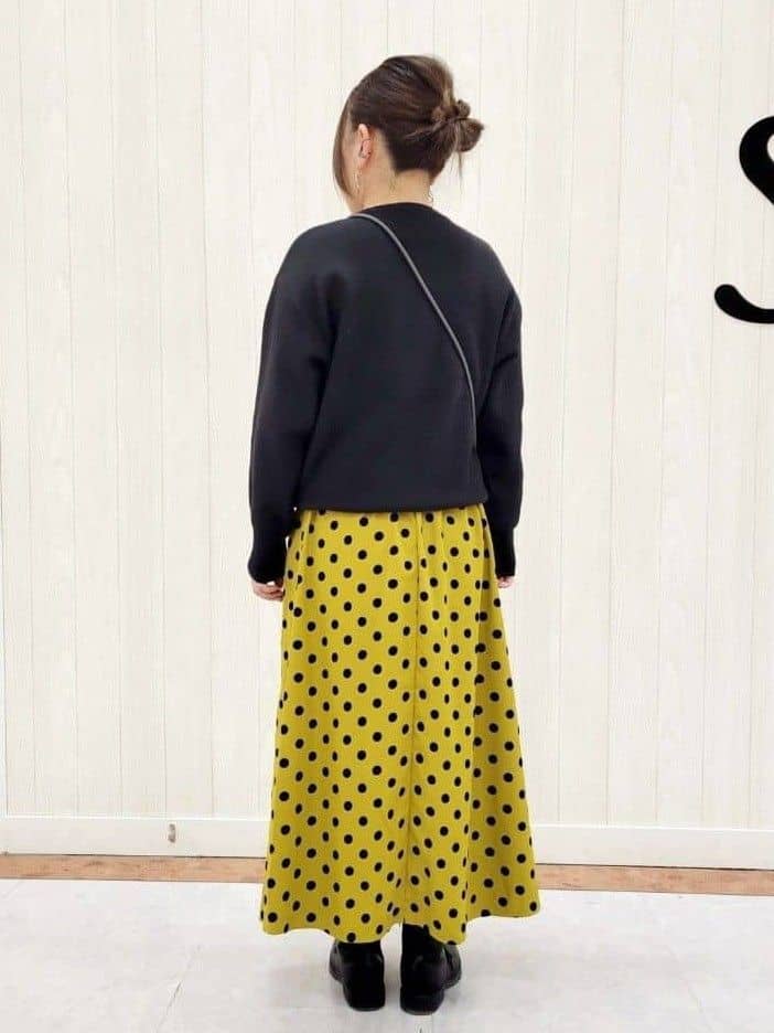 nanahachiさんの「SHOO･LA･RUE｜◆【洗える/ちくちくしにくい/静電気軽減】スウェットライク ロゴニット」を使ったコーディネート
