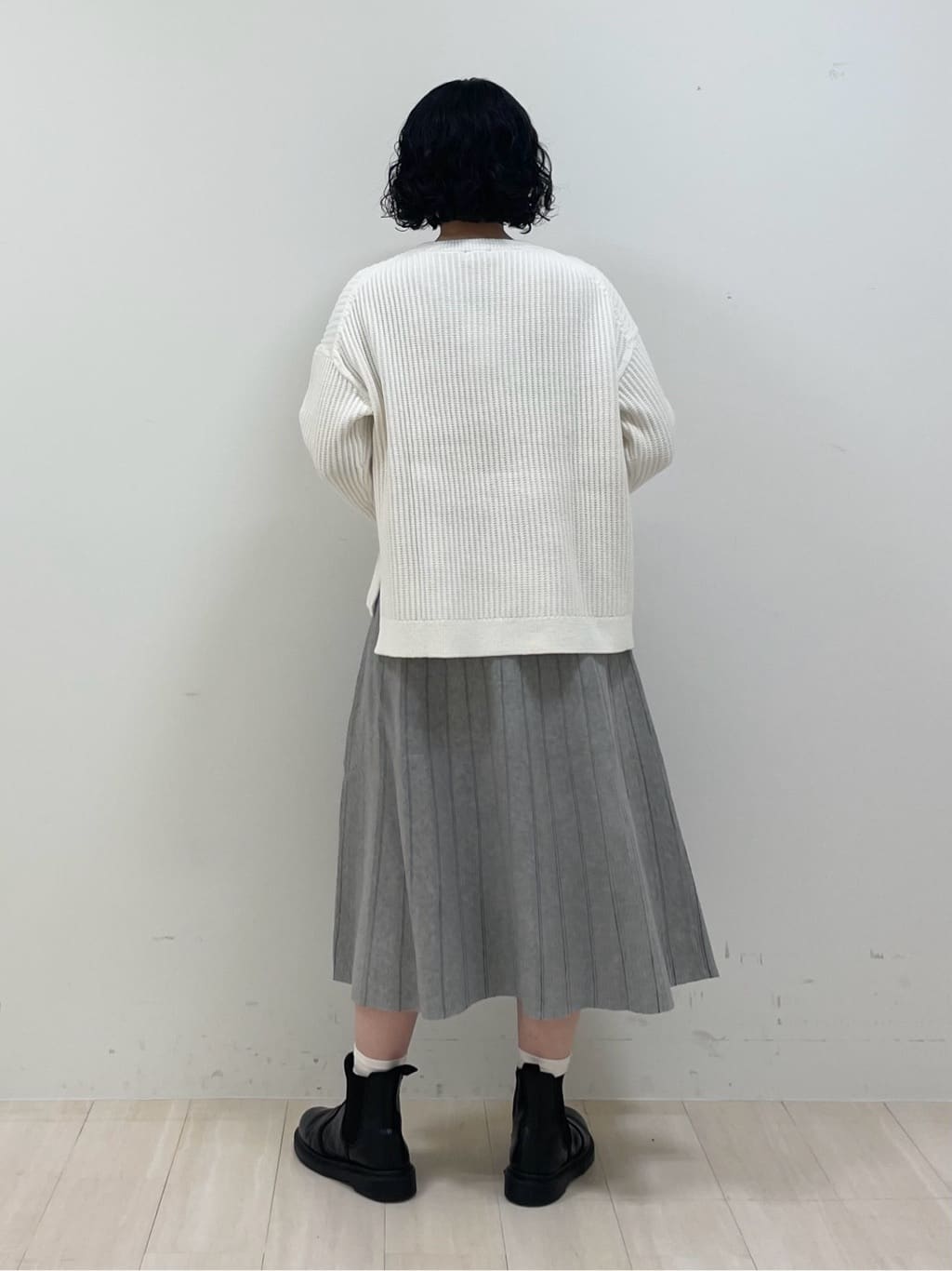 kanaさんの「INDIVI｜◆【洗える／コットン混】アシメデザインニット」を使ったコーディネート