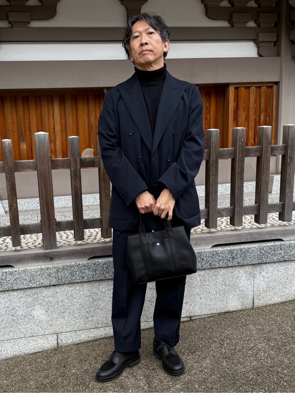 デザイナーTAKEman さんの「TAKEO KIKUCHI｜◆【便利なサイズ感】ドライビング　トートバッグ」を使ったコーディネート
