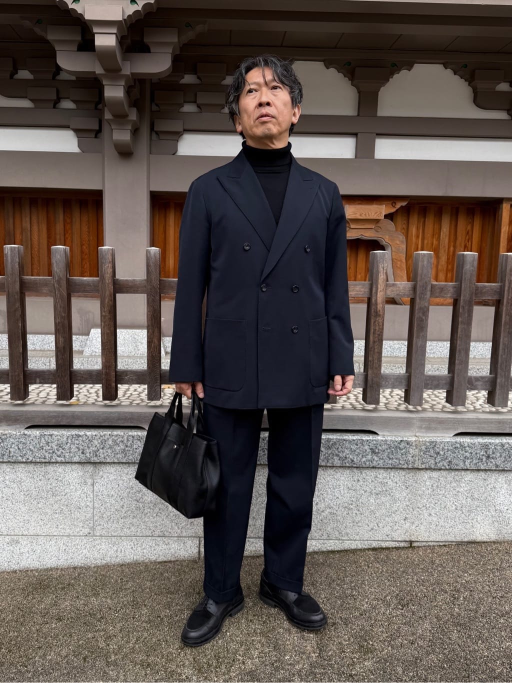 デザイナーTAKEman さんの「TAKEO KIKUCHI｜◆【便利なサイズ感】ドライビング　トートバッグ」を使ったコーディネート