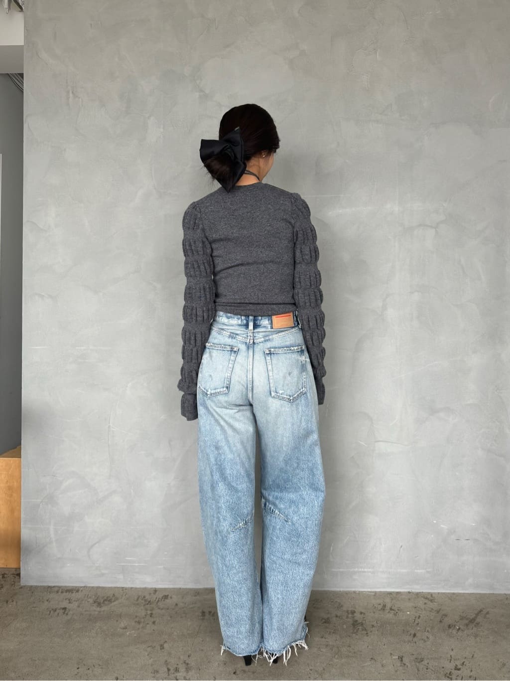 uchi__yamaさんの「CODE A｜gathered sleeves knit」を使ったコーディネート