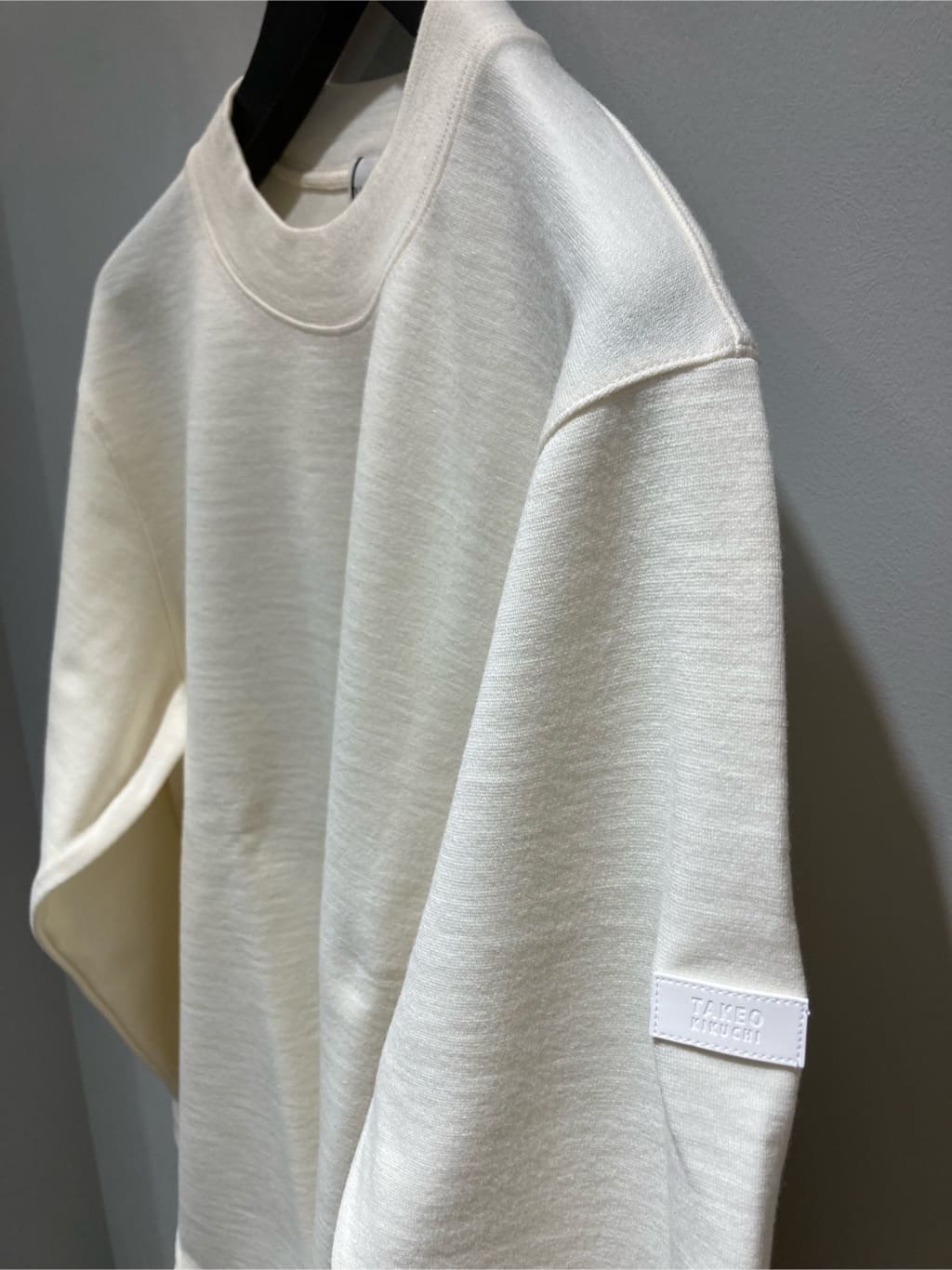 シュンさんの「TAKEO KIKUCHI｜【DOWN FABRIC】ダウンファブリック スタンドカラーブルゾン」を使ったコーディネート