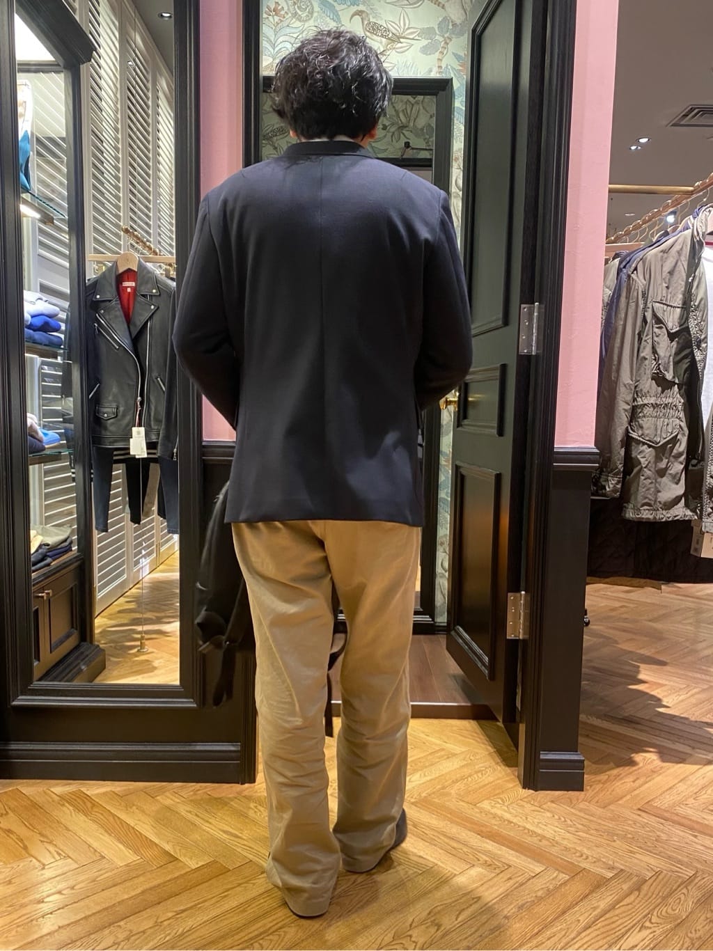須田　慎二郎さんの「DRESSTERIOR｜リサイクルレザーバックパック」を使ったコーディネート