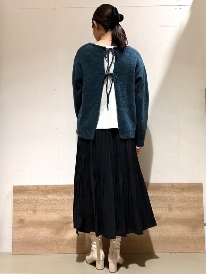 花さんの「SHOO･LA･RUE｜◆【セレモニーにも】ひらりと揺れる上品シルエット サテンプリーツスカート」を使ったコーディネート