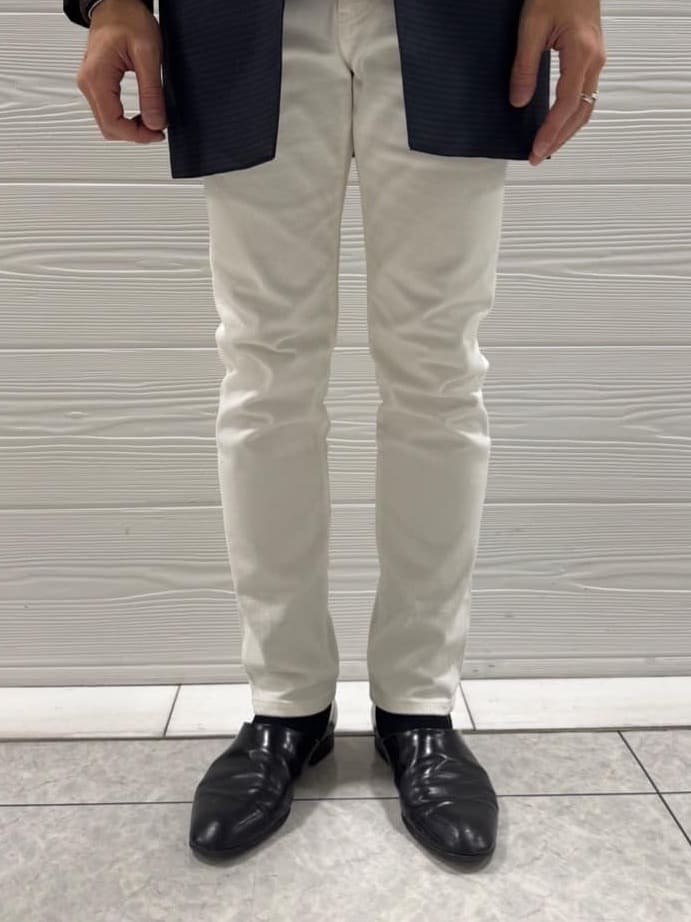 井出恭輔さんの「TAKEO KIKUCHI｜【Sサイズ～】ストレッチ デニム パンツ」を使ったコーディネート