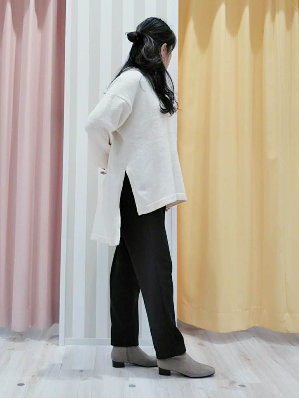 かずみさんの「SHOO･LA･RUE｜◆【S-LL/体型カバー】軽くてふわふわ お尻が隠れるワイドシルエットニット」を使ったコーディネート