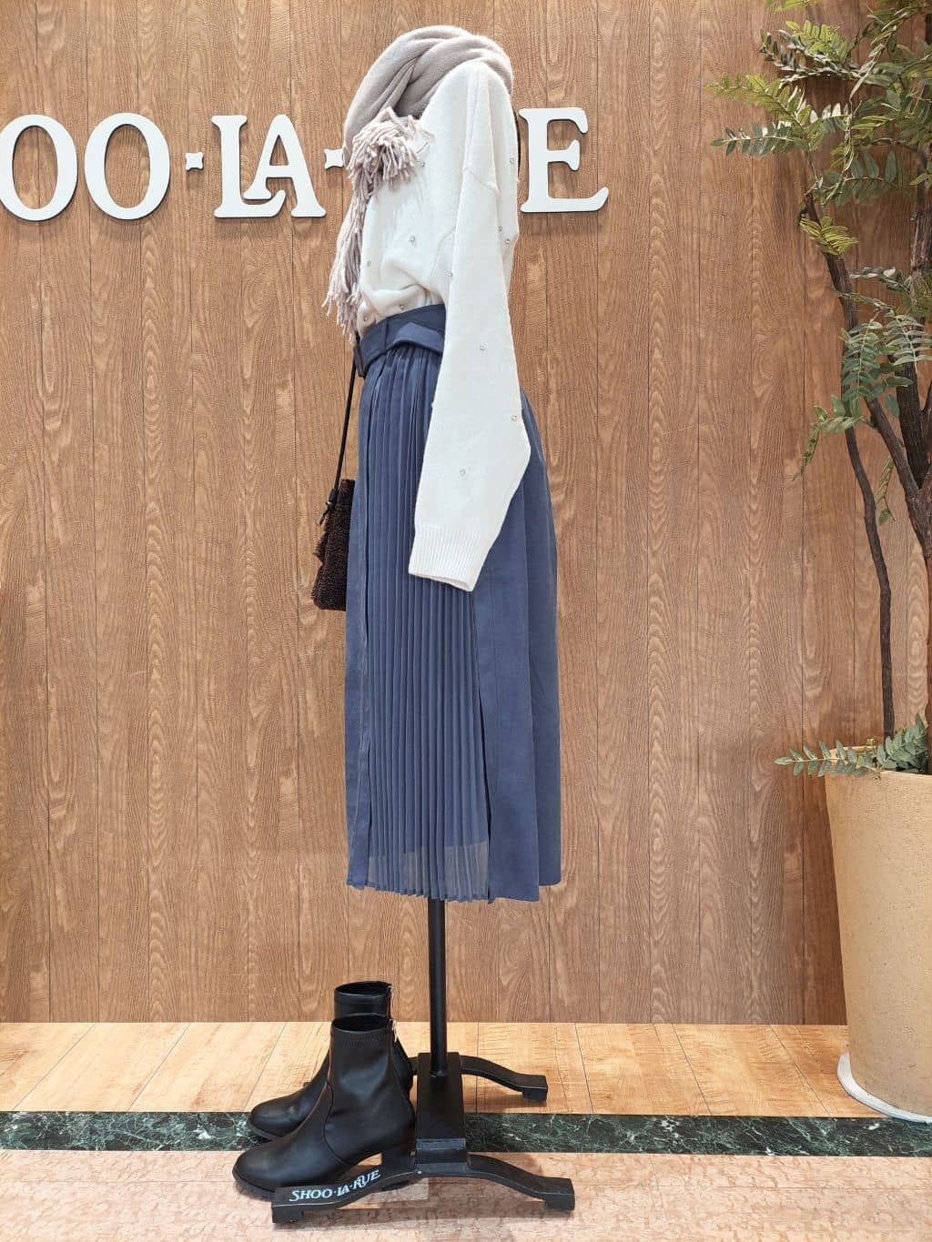 MARIEさんの「SHOO･LA･RUE｜」を使ったコーディネート