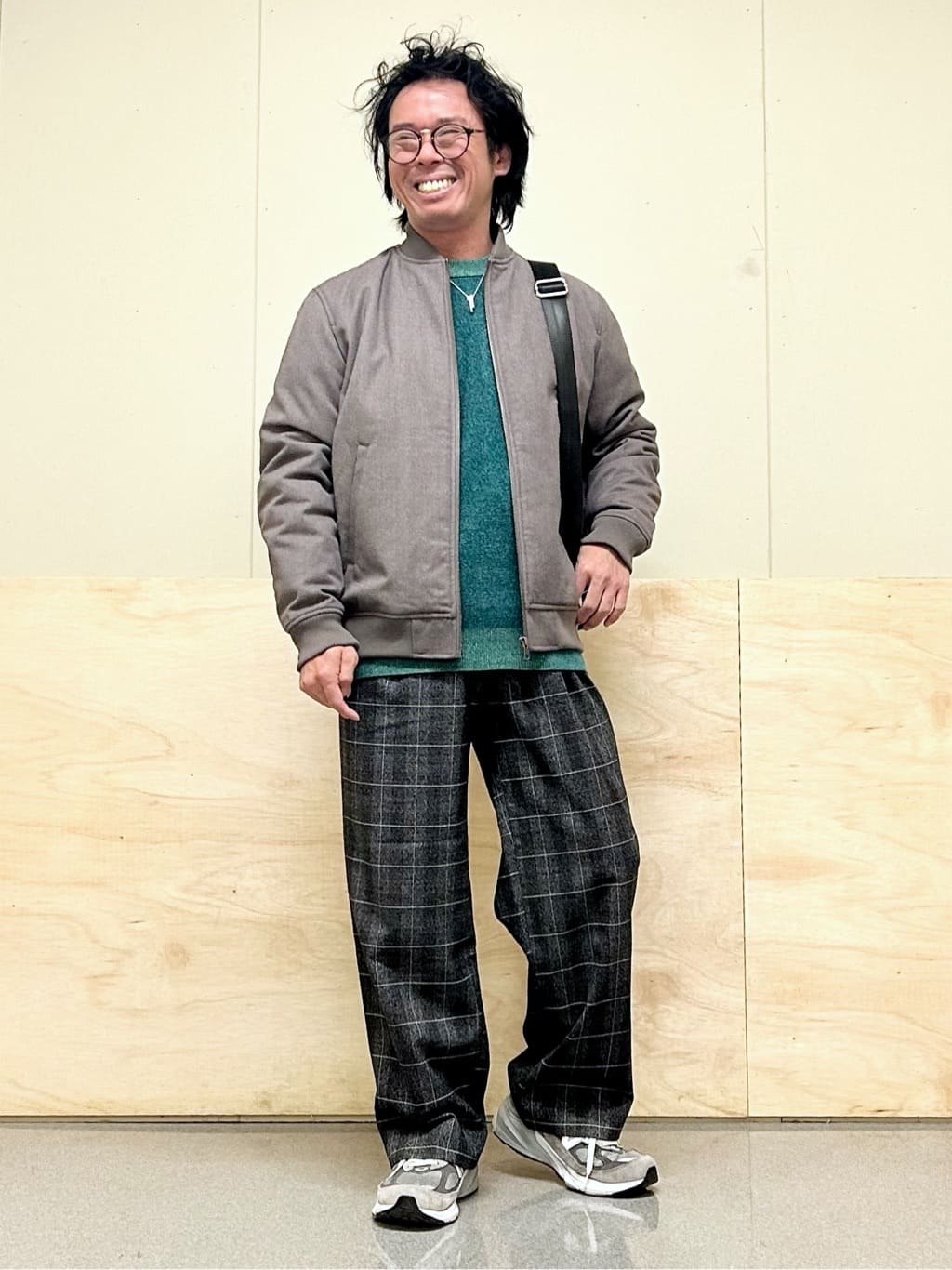 KENJI Iさんの「THE SHOP TK｜サフィアーノ切替えボディバック」を使ったコーディネート