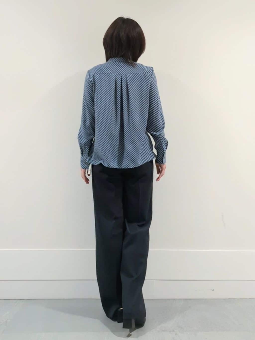 ミズタさんの「UNTITLED｜【洗える通勤スーツ】レジェールギャバ ストレッチワイドパンツ」を使ったコーディネート