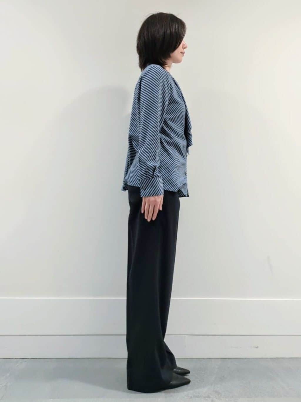 ミズタさんの「UNTITLED｜【洗える通勤スーツ】レジェールギャバ ストレッチワイドパンツ」を使ったコーディネート