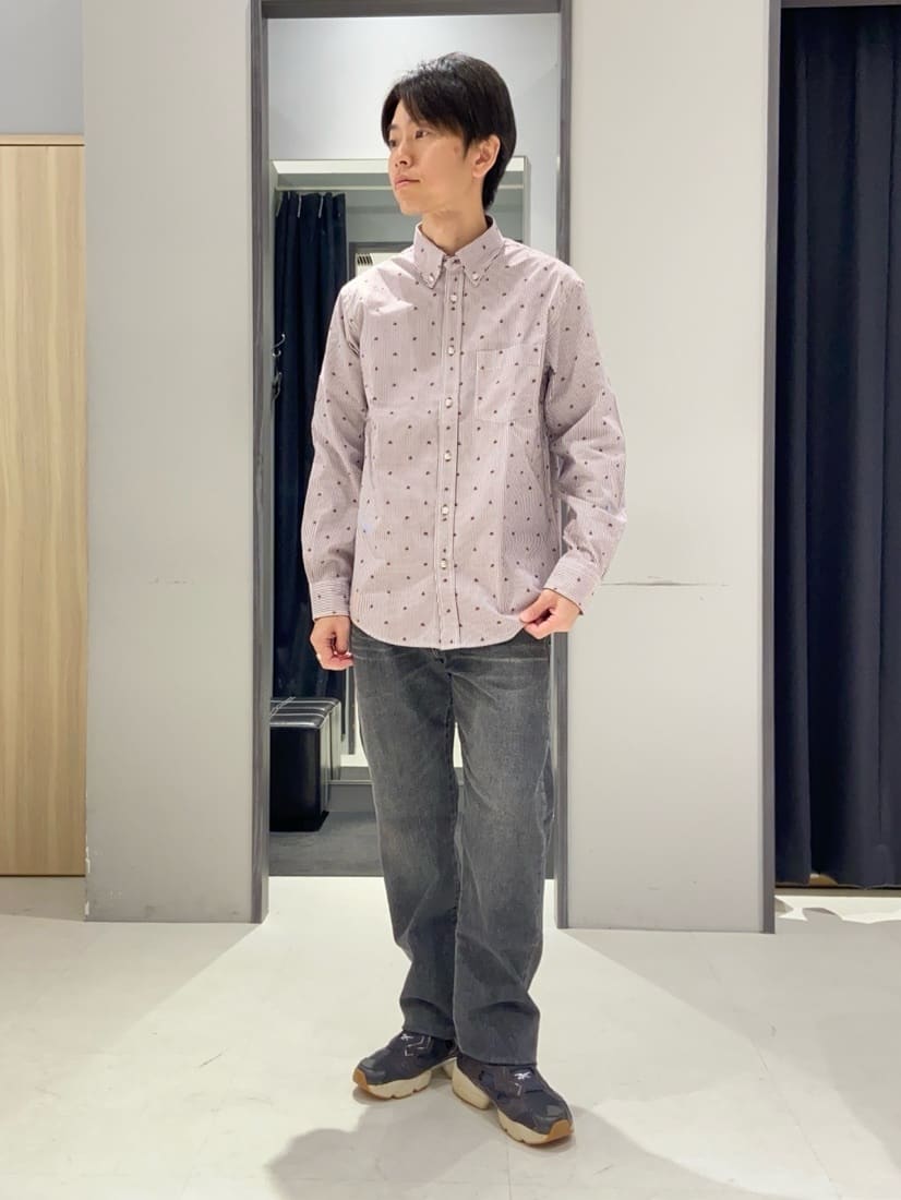 わいずみさんの「TAKEO KIKUCHI｜ハットモチーフ ジャカード ストライプ シャツ」を使ったコーディネート
