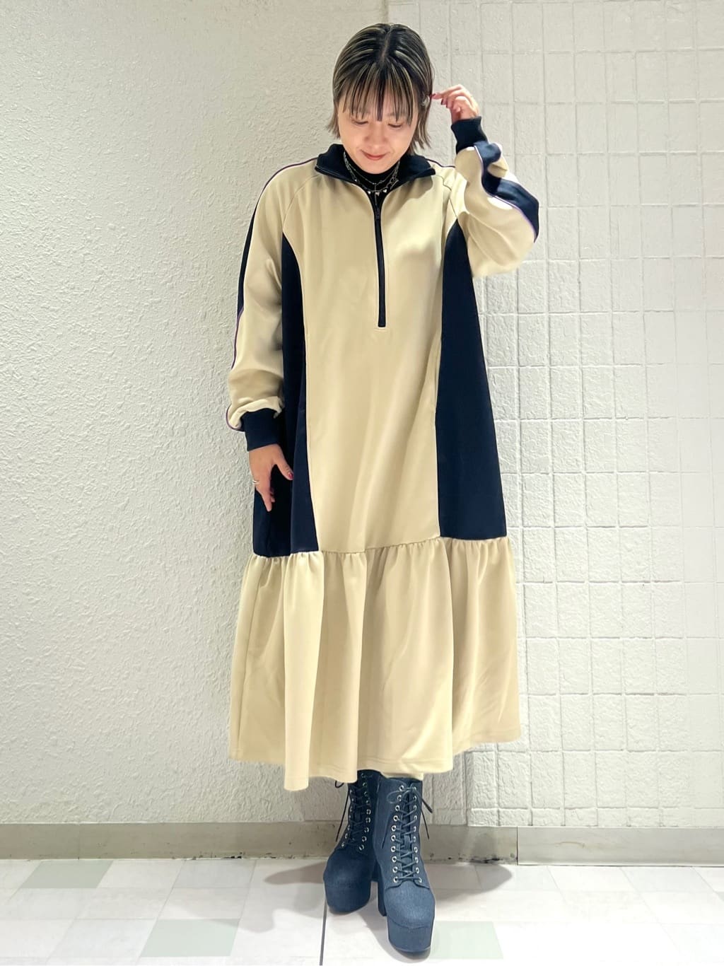 TAKAさんの「ESPERANZA｜【ラク盛り／ショートブーツ】リピーター続出／脚長美脚　厚底レースアップブーツ」を使ったコーディネート