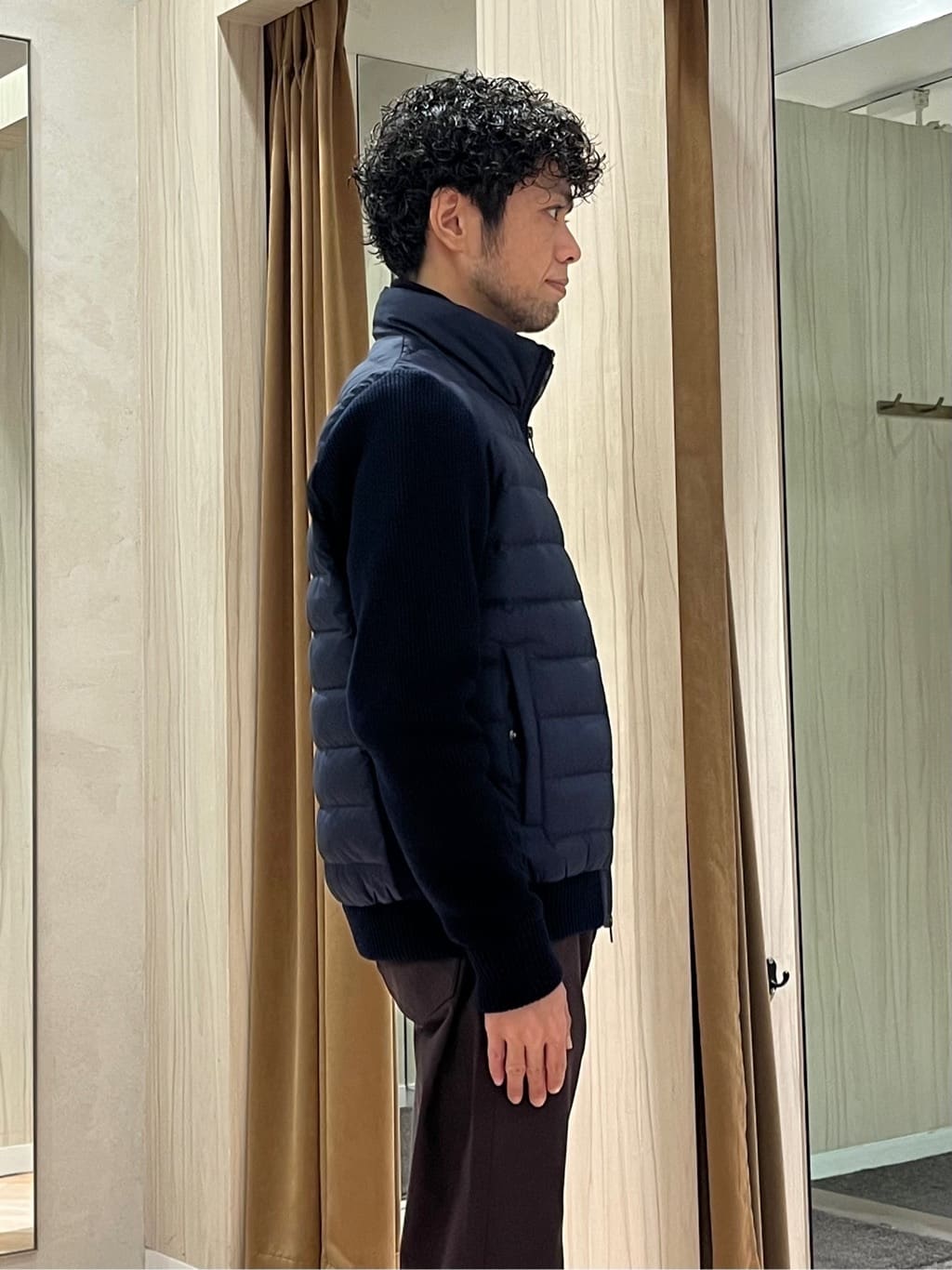 URAさんの「TAKEO KIKUCHI｜【Made in JAPAN】播州織 ストレッチ パンツ」を使ったコーディネート