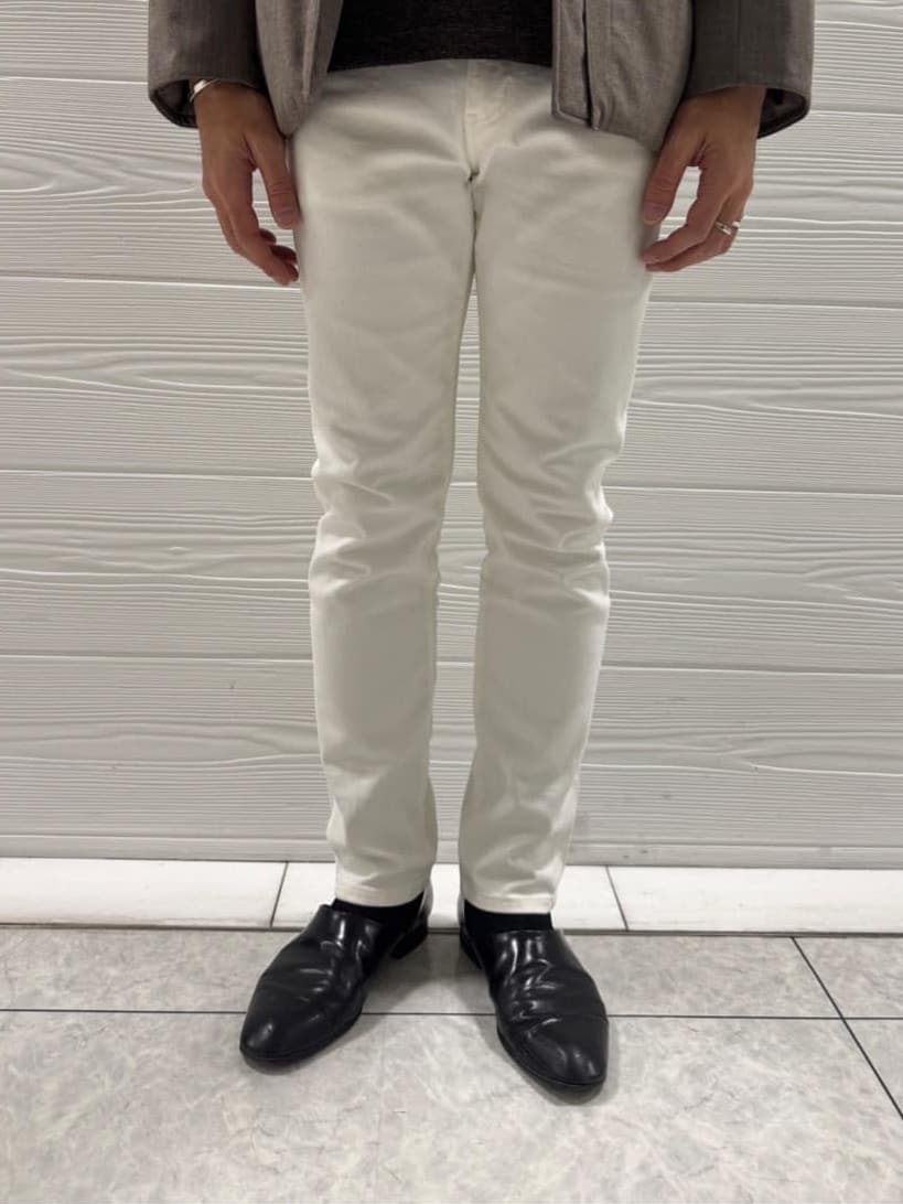 井出恭輔さんの「TAKEO KIKUCHI｜【Sサイズ～】ストレッチ デニム パンツ」を使ったコーディネート