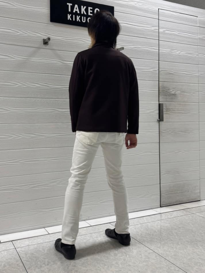 井出恭輔さんの「TAKEO KIKUCHI｜【DOWN FABRIC】ダウンファブリック スタンドカラーブルゾン」を使ったコーディネート