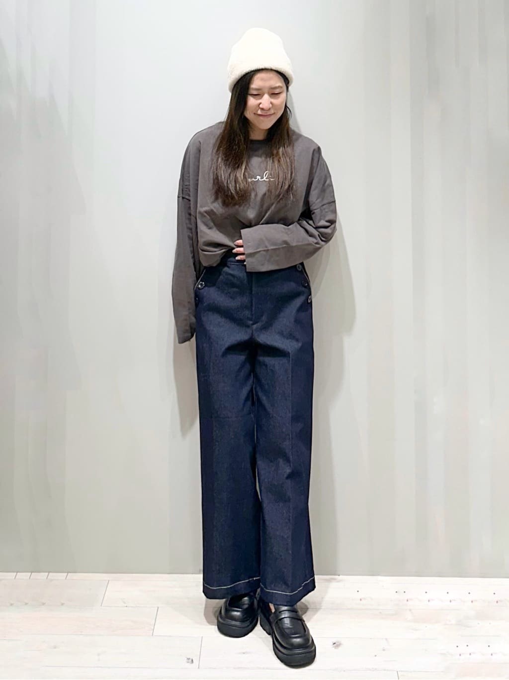 Iguさんの「THE SHOP TK｜◆微起毛天竺ロゴロンT」を使ったコーディネート
