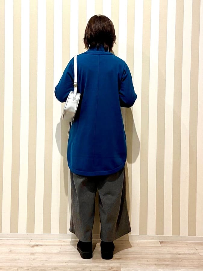 pieceさんの「SHOO･LA･RUE｜◆【洗える/S-LL/体型カバー】もちもちっとしたタッチが心地よい タートルチュニックニット」を使ったコーディネート