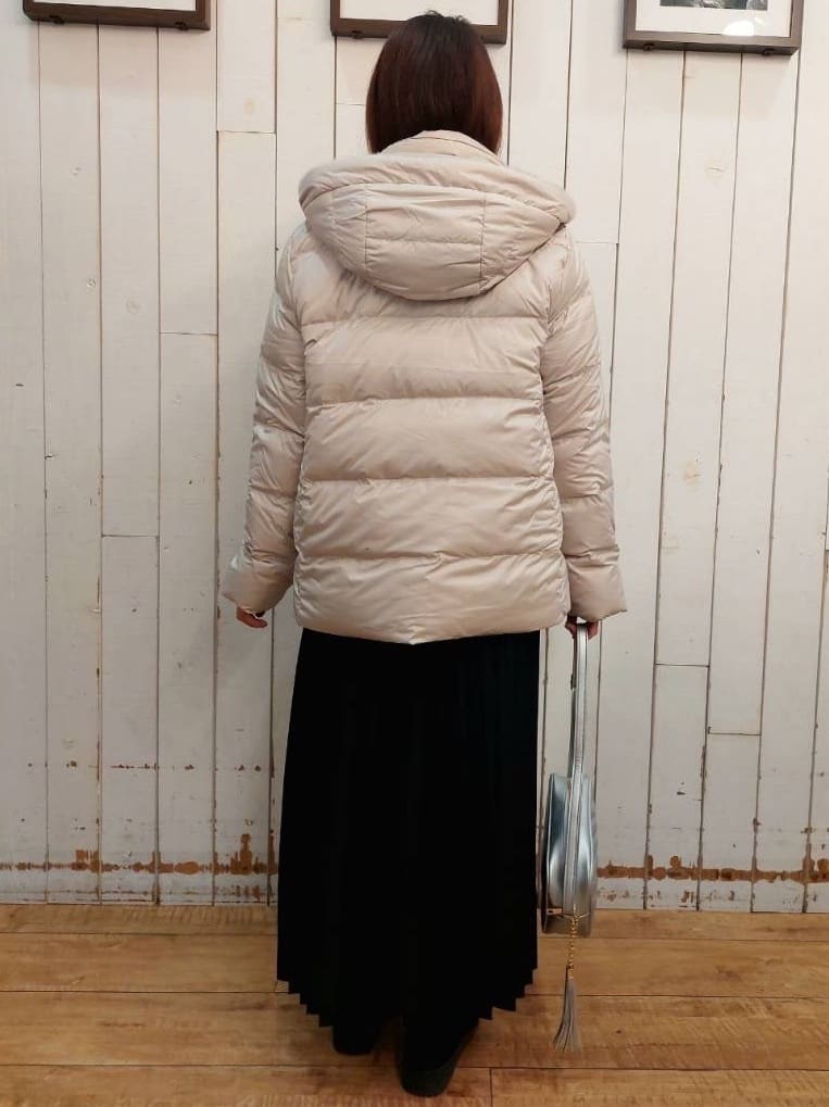 ジュンさんの「SHOO･LA･RUE｜◆【洗える】上品で華やかに アンジェリーナ ドルマンニット」を使ったコーディネート
