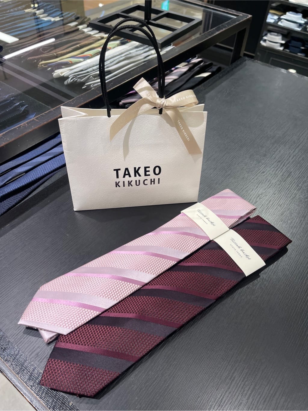 松村泰輔さんの「TAKEO KIKUCHI｜◆【Made in JAPAN】タッサーバスケット シルクネクタイ」を使ったコーディネート