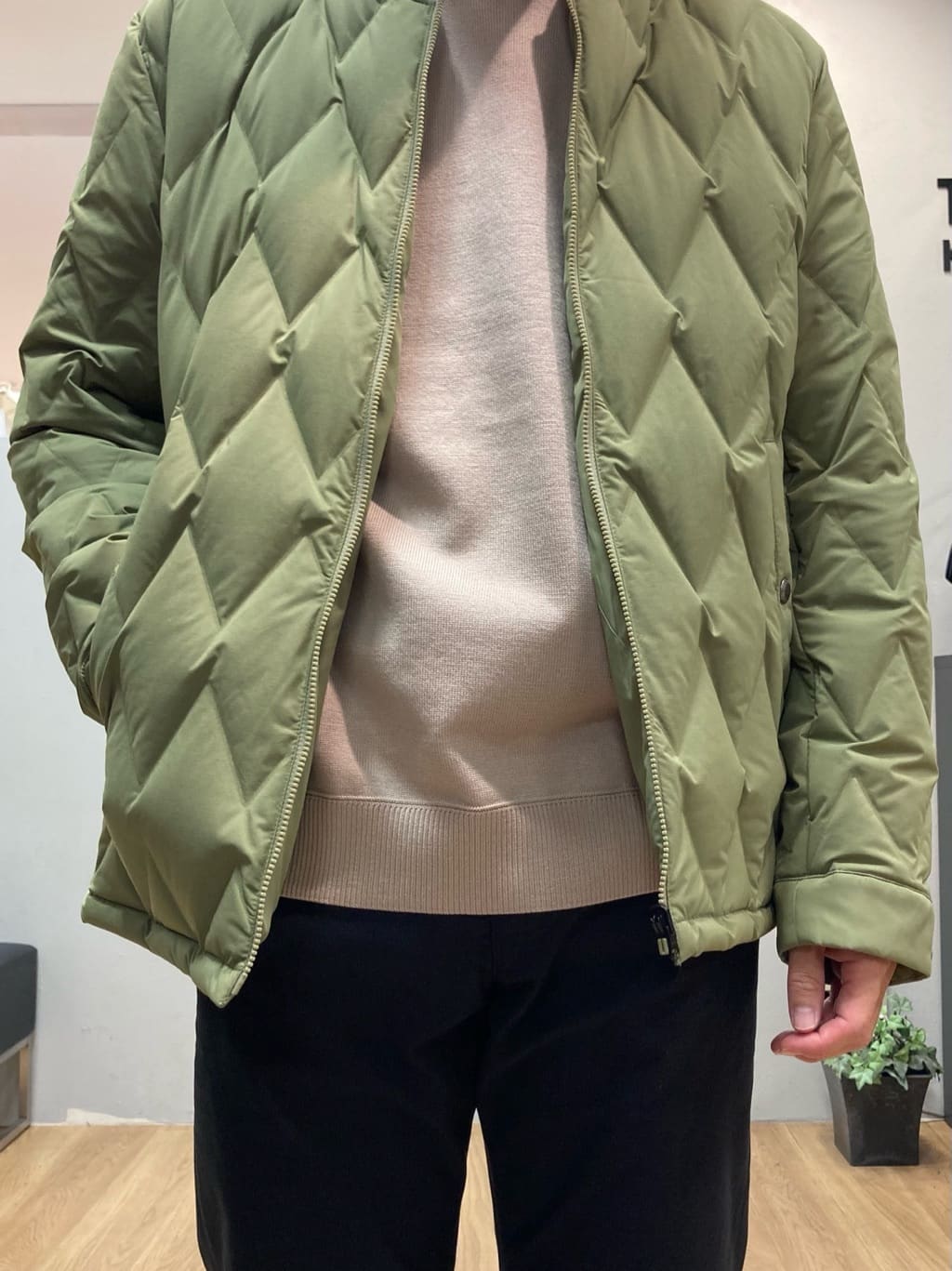 シュンさんの「TAKEO KIKUCHI｜【Made in JAPAN】播州織 ストレッチ パンツ」を使ったコーディネート