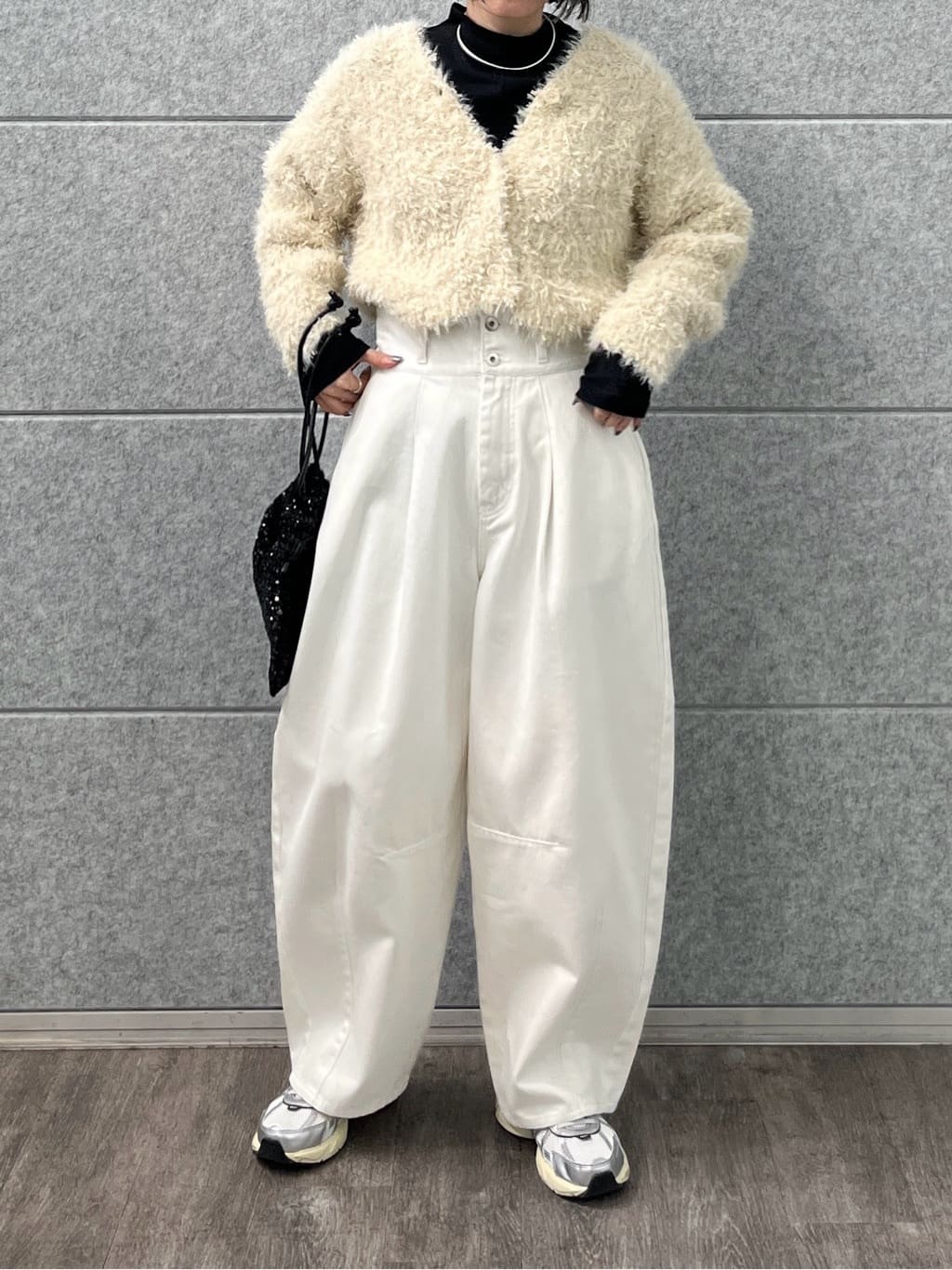 kotakiさんの「INDIVI｜ハイウエストカーブデニム」を使ったコーディネート