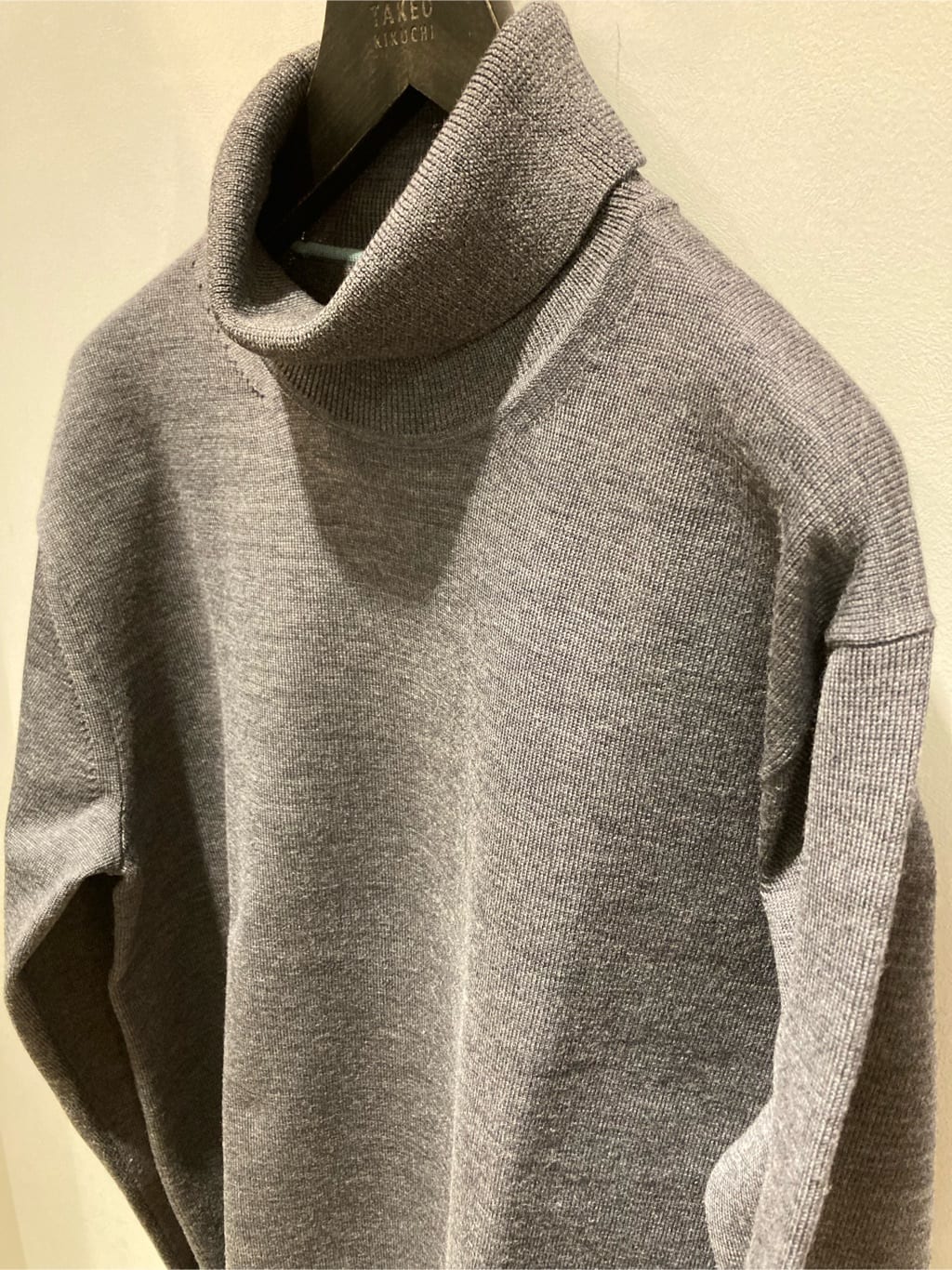 シュンさんの「TAKEO KIKUCHI｜【DOWN FABRIC】ダウンファブリック スタンドカラーブルゾン」を使ったコーディネート