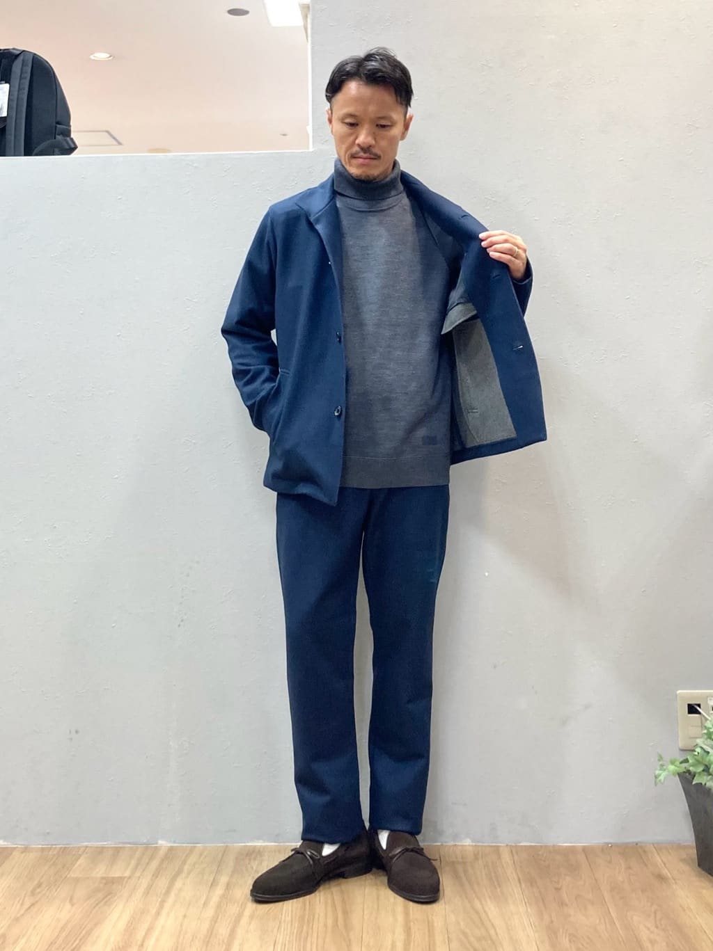 シュンさんの「TAKEO KIKUCHI｜【DOWN FABRIC】ダウンファブリック スタンドカラーブルゾン」を使ったコーディネート